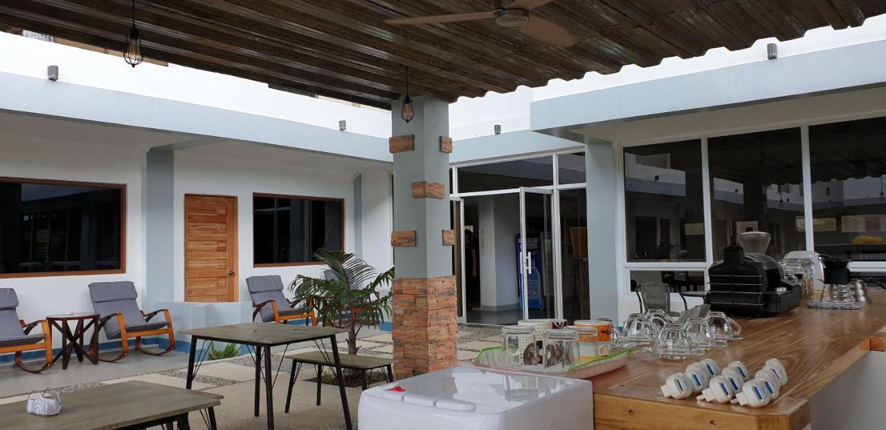 Ocean Holic Resort Tagbilaran City Exteriör bild
